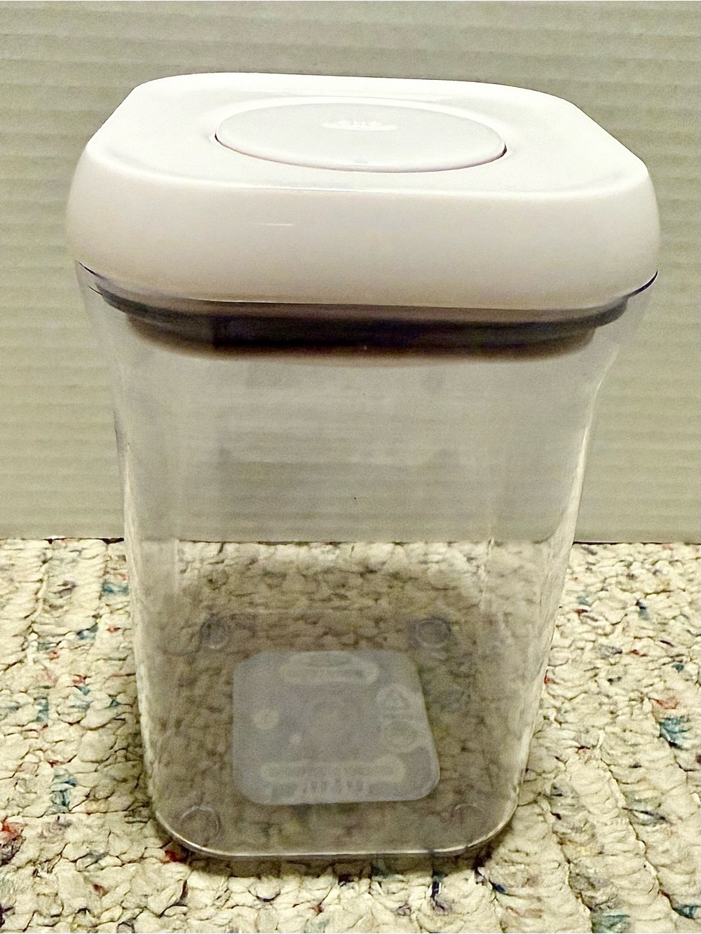 OXO POP food storage container - 0.9 QT/0.9 L